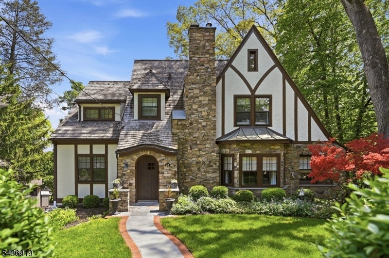 35 Sherman Pl