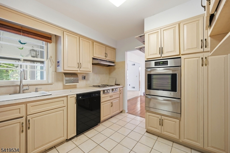 27 Knollwood Rd