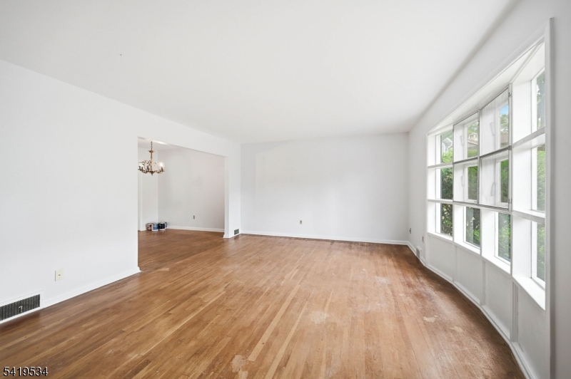 27 Knollwood Rd