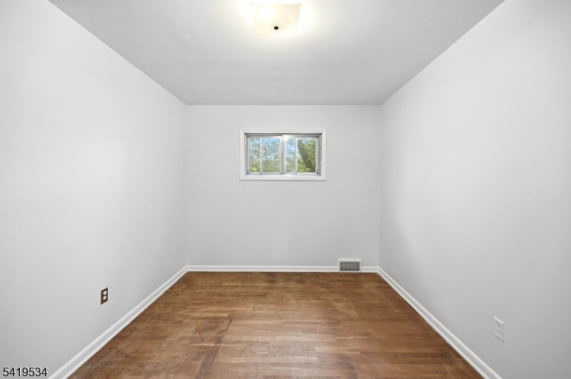 27 Knollwood Rd