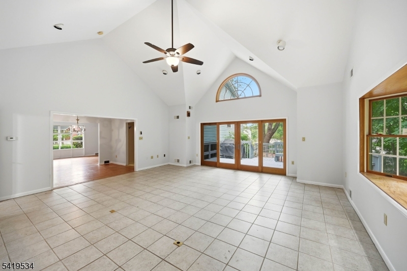 27 Knollwood Rd