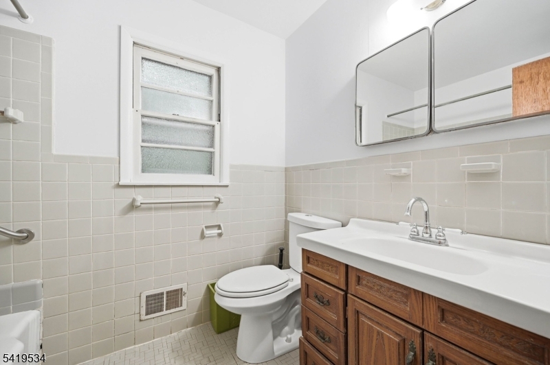 27 Knollwood Rd