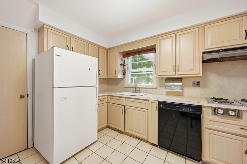 27 Knollwood Rd