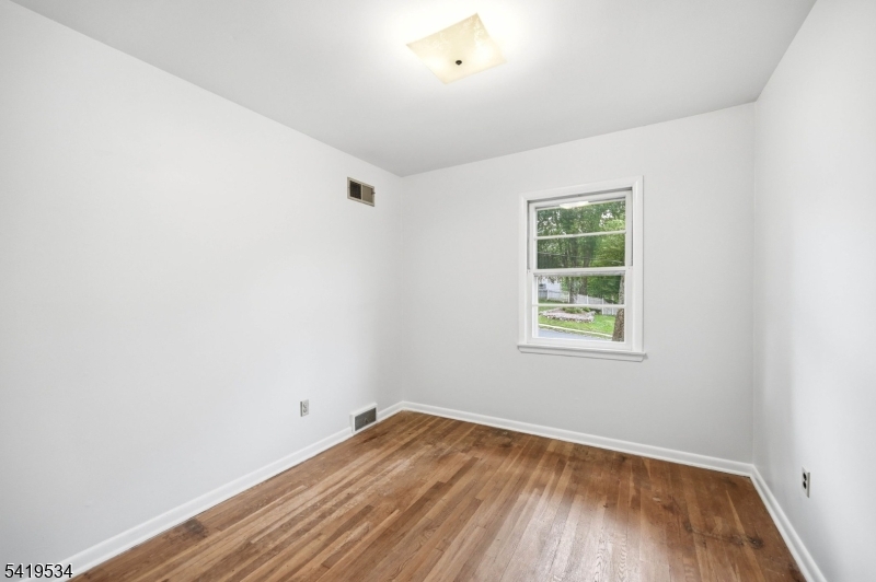 27 Knollwood Rd