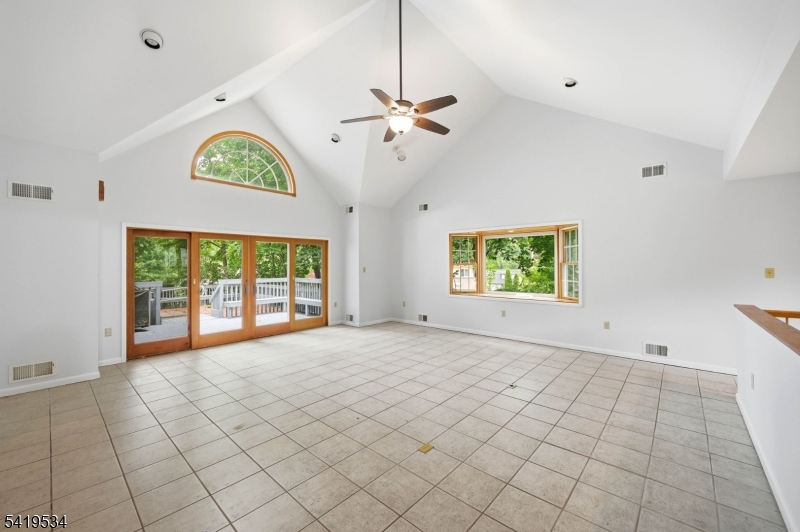 27 Knollwood Rd