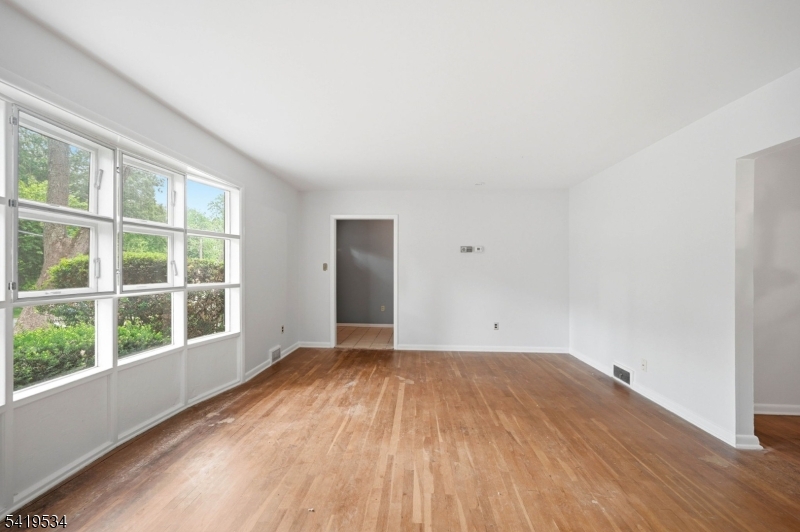 27 Knollwood Rd