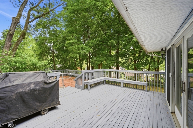 27 Knollwood Rd