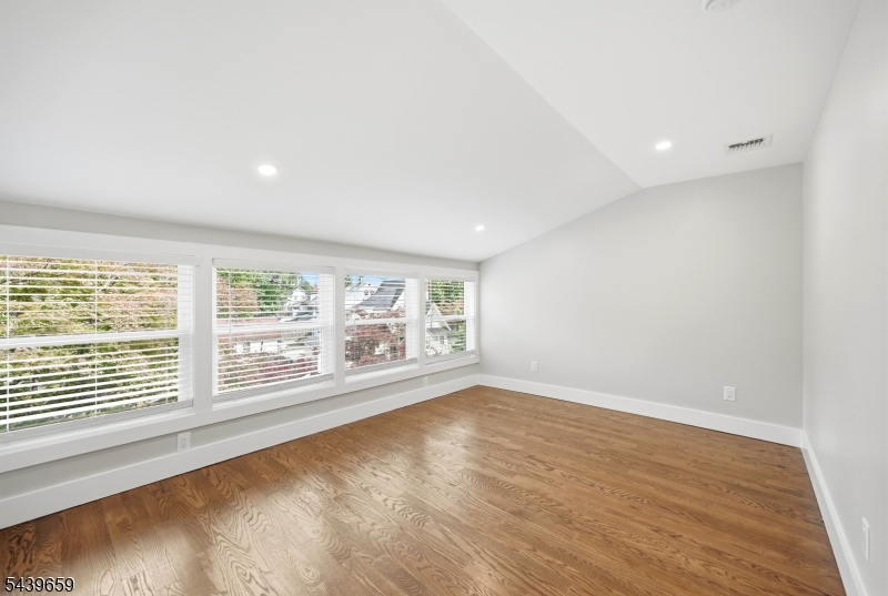 40 Jardine Rd 2