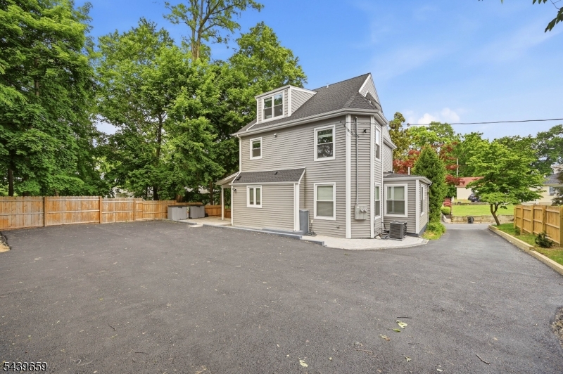 40 Jardine Rd 2