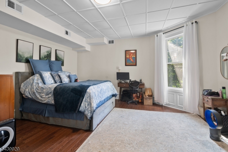 1 Franklin Pl