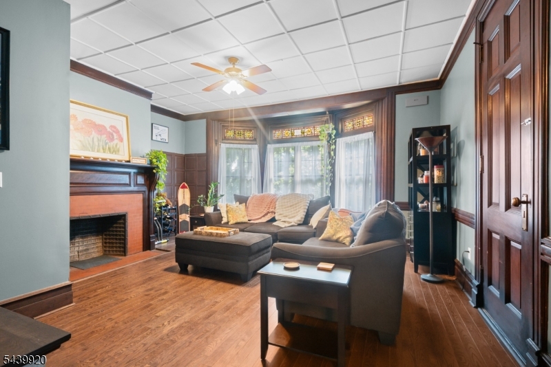 1 Franklin Pl