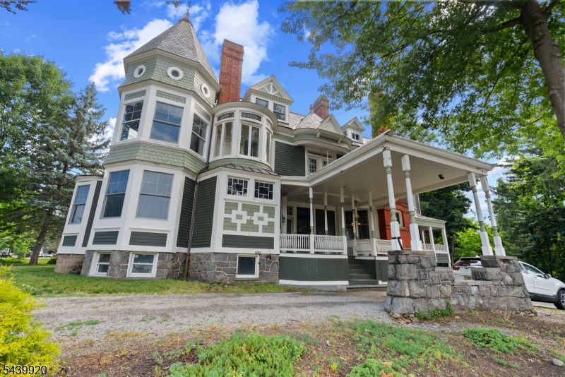 1 Franklin Pl