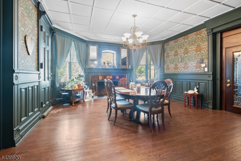 1 Franklin Pl