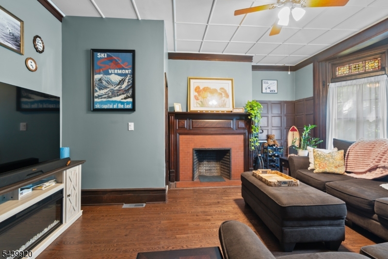 1 Franklin Pl