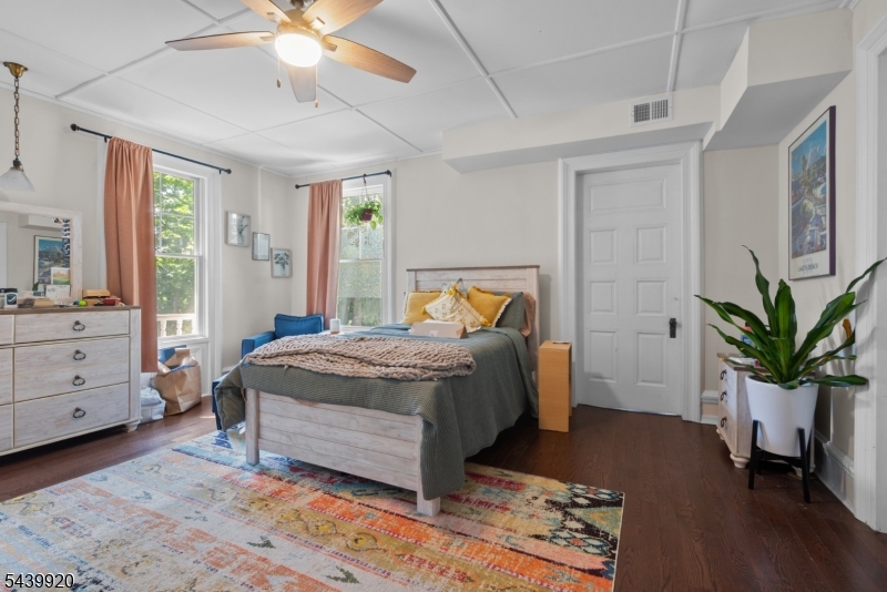 1 Franklin Pl