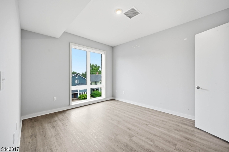 175 Morris St 309