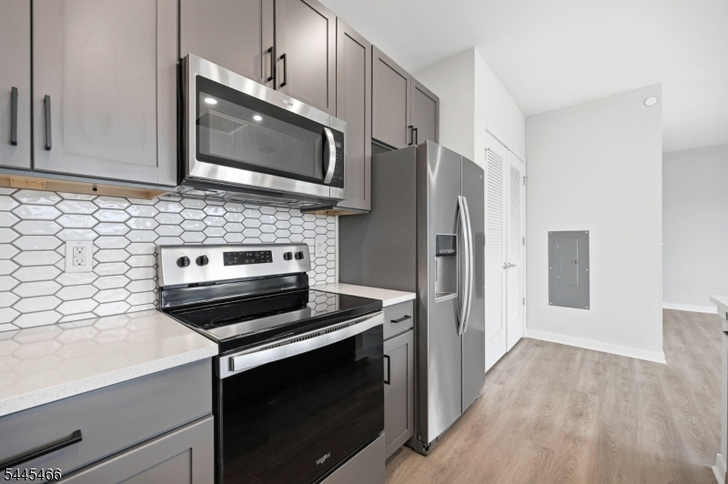 175 Morris St 408