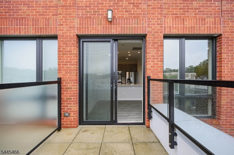 175 Morris St 408
