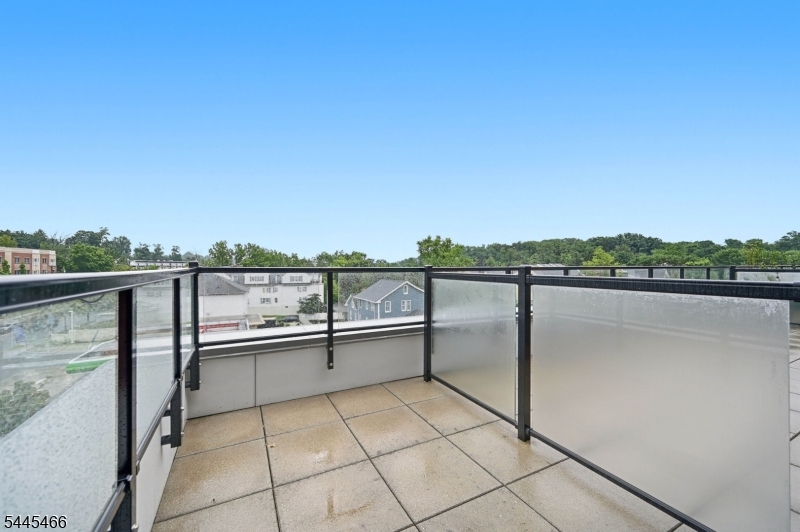 175 Morris St 408