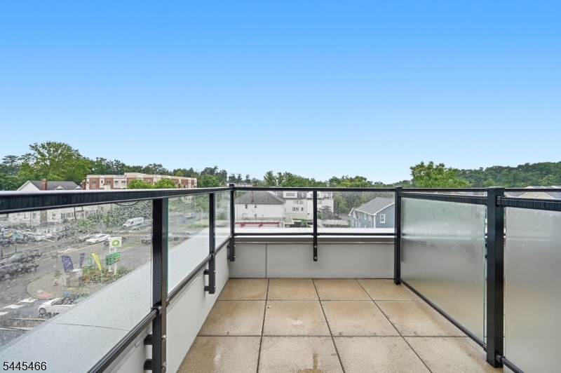 175 Morris St 408