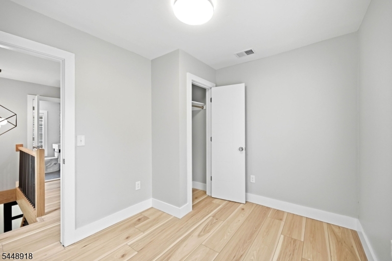 9 Morton St