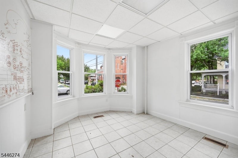 98 Maple Ave