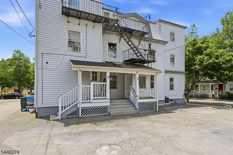 98 Maple Ave