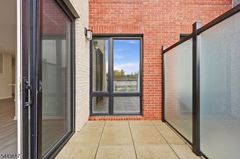 175 Morris St 328