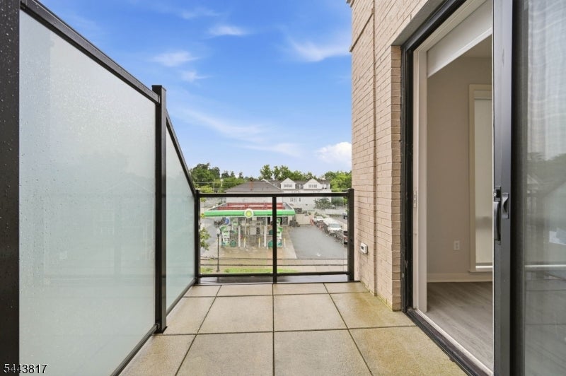 175 Morris St 328