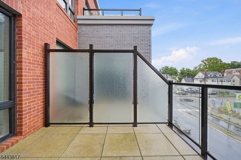 175 Morris St 328