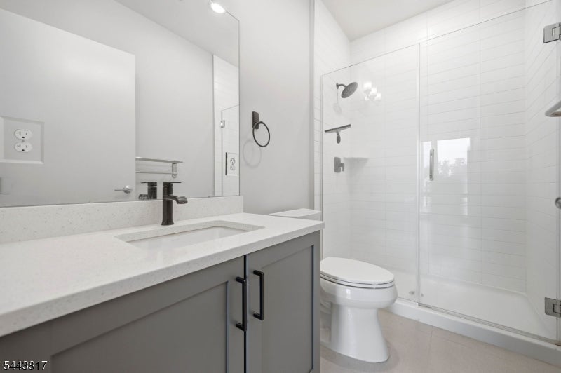 175 Morris St 328