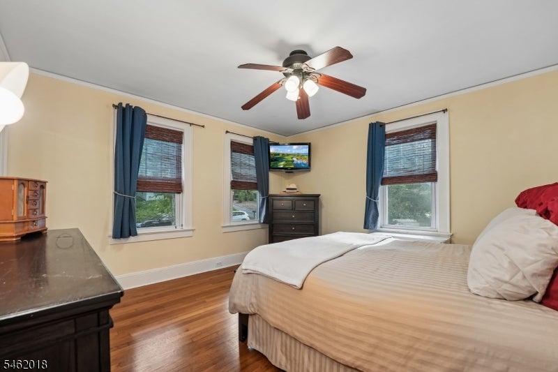 21 Midland Dr