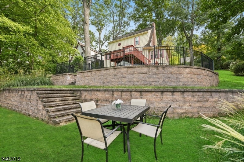 21 Midland Dr