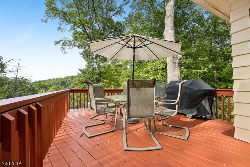 21 Midland Dr
