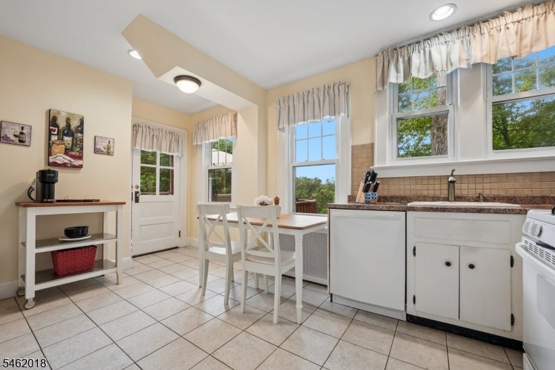 21 Midland Dr