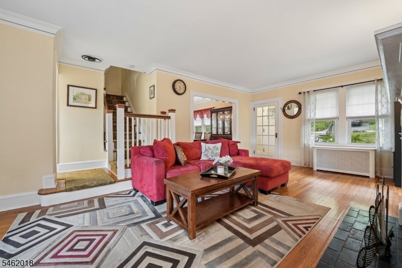 21 Midland Dr