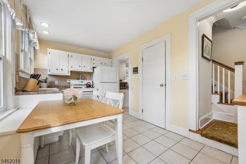 21 Midland Dr