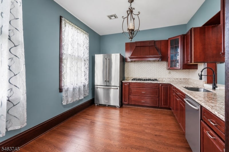 1 Franklin Pl