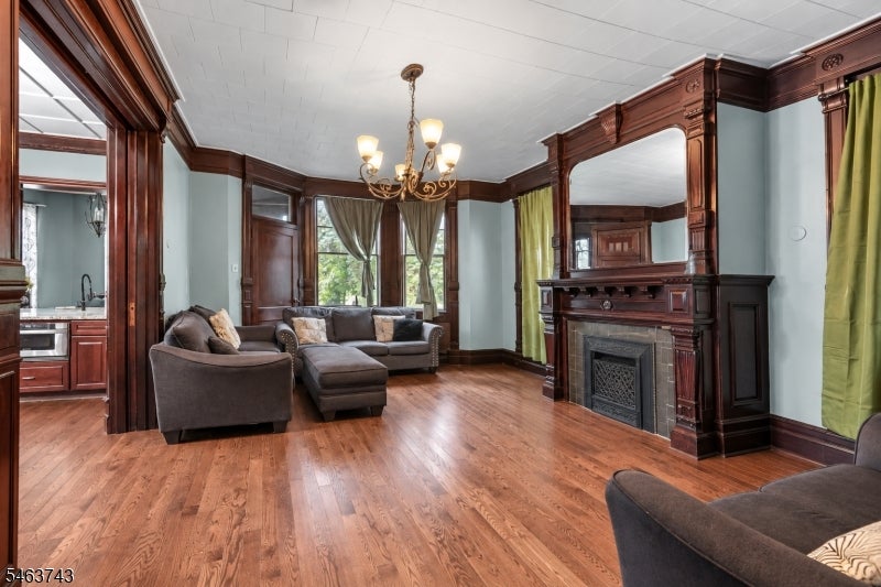 1 Franklin Pl