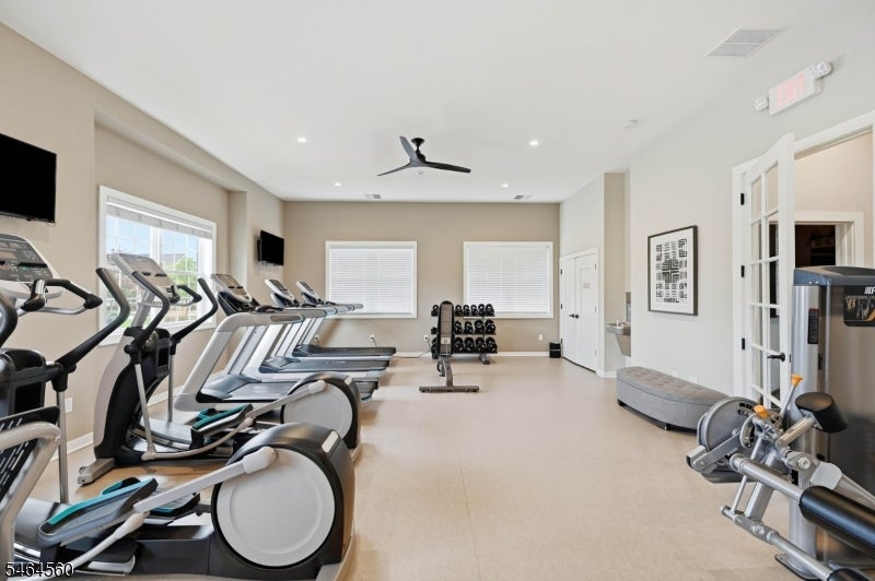 6 Lee Dr