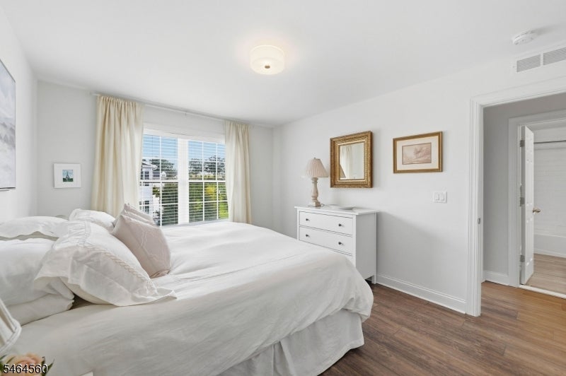 6 Lee Dr
