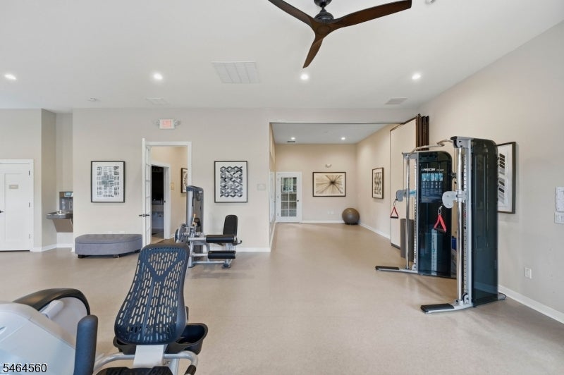 6 Lee Dr