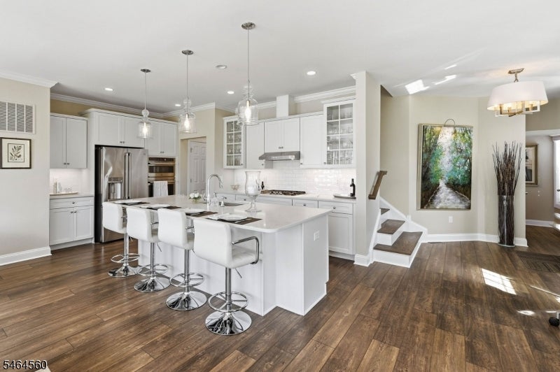 6 Lee Dr