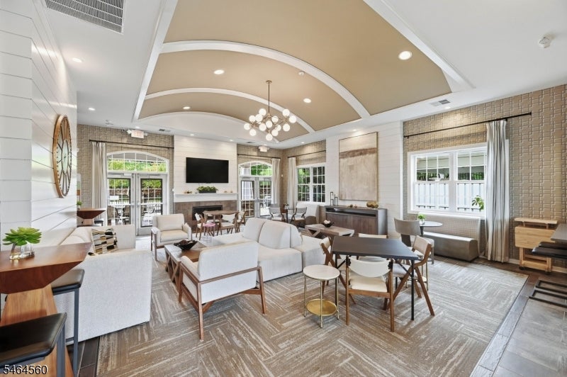 6 Lee Dr