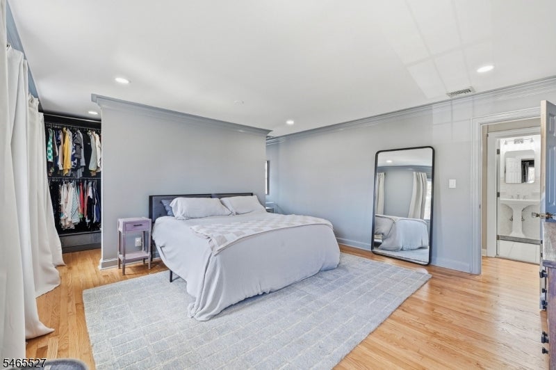 2766 Larchmont Rd