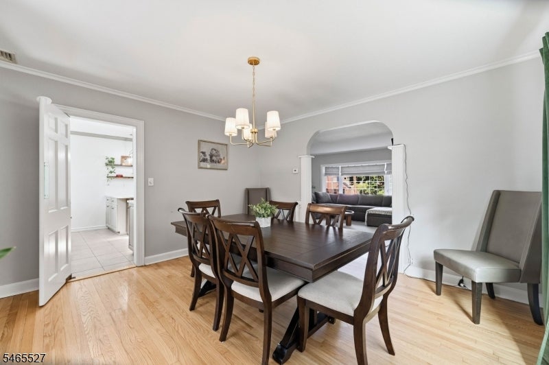 2766 Larchmont Rd