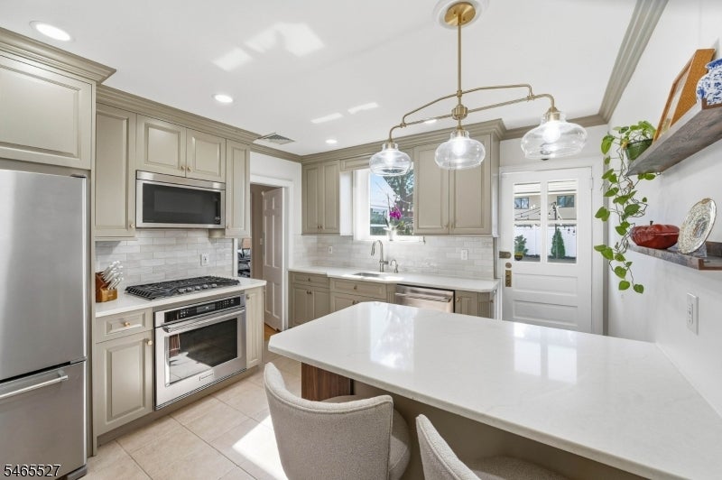 2766 Larchmont Rd