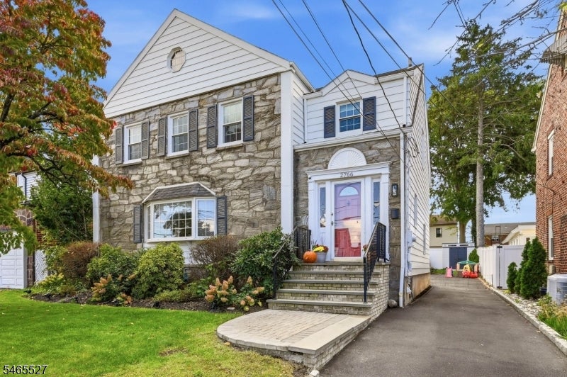 2766 Larchmont Rd