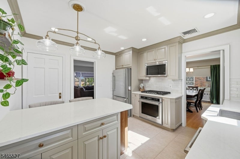 2766 Larchmont Rd
