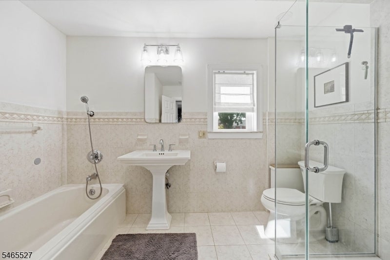 2766 Larchmont Rd